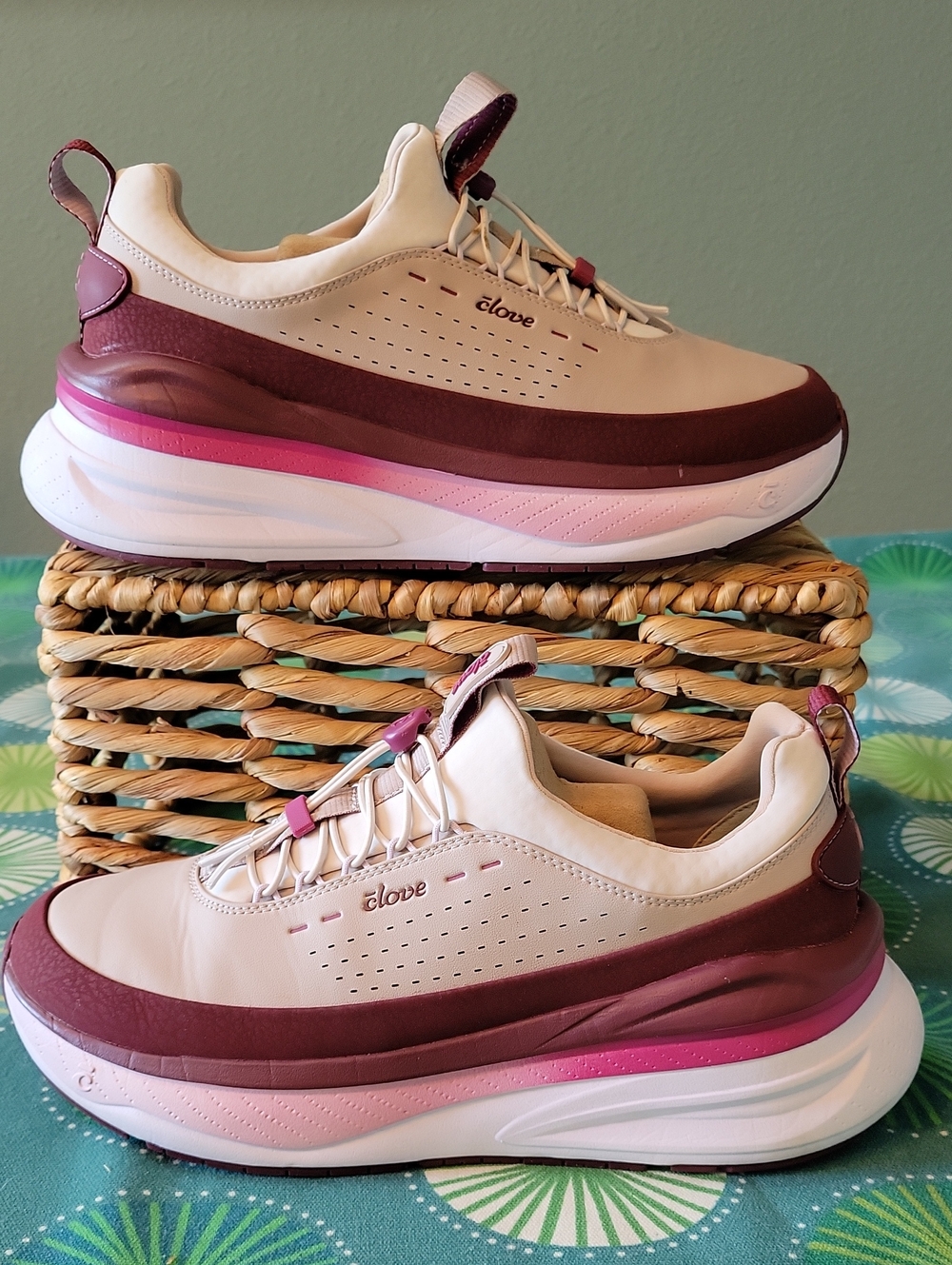 Clove Forte 2 Sneaker Shoes Burgundy And Tan Size 9.5